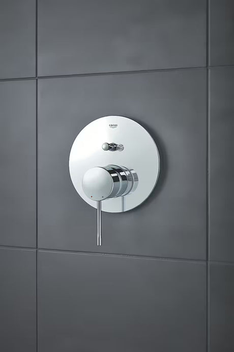 Grohe Essence New podomítková páková sprchová baterie v chromovém provedení
