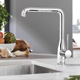 Chromová dřezová baterie Grohe Essence New s vysokou otočnou výpustí a pákovým ovládáním