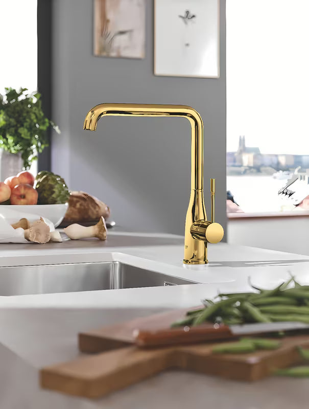 Grohe Essence New páková dřezová baterie s vysokou otočnou výpustí v provedení cool sunrise.