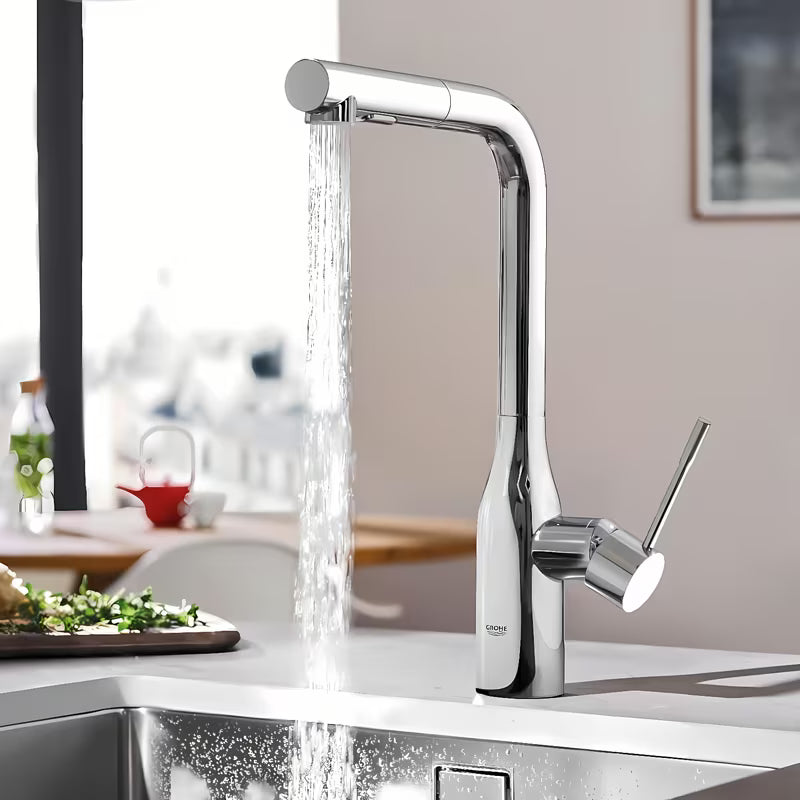 Chromová dřezová baterie Grohe Essence New s vysokou otočnou výpustí a vytahovací sprškou