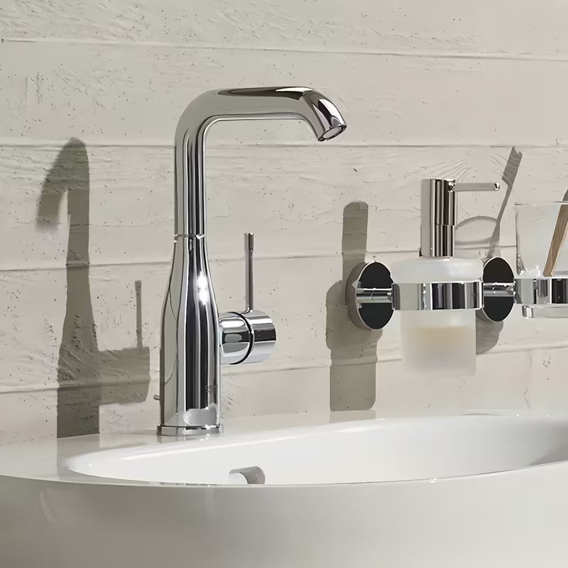 Grohe Essence New vysoká umyvadlová baterie v chromu s otočným ramínkem a výpustí