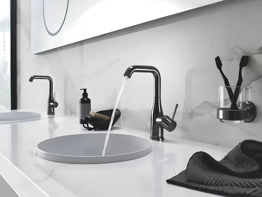 Vysoká páková umyvadlová baterie Grohe Essence New v povrchové úpravě Hard Graphite s otočnou výpustí