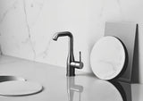 Vysoká páková umyvadlová baterie Grohe Essence New v povrchové úpravě Hard Graphite s otočnou výpustí