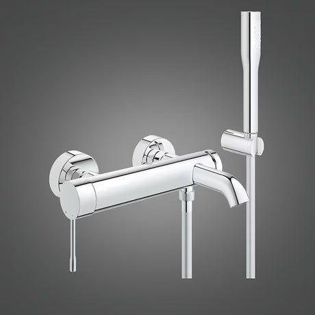 Chromová nástěnná vanová baterie Grohe Essence New se sprchovým setem