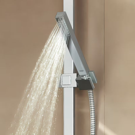 Sprchový set Grohe Euphoria Cube v chromovém provedení s ruční sprchou, tyčí a hadicí