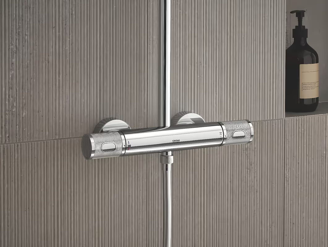Chromový sprchový systém Grohe Euphoria System s termostatickou baterií, hlavovou a ruční sprchou