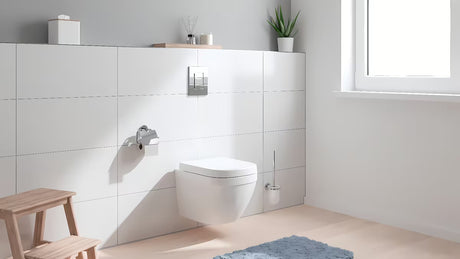 Závěsný WC set Grohe Euro Ceramic v bílé barvě s rimless mísou a sedátkem se SoftClose