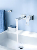 Chromová podomítková umyvadlová baterie Grohe Eurocube v hranatém designu