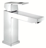 Chromová páková umyvadlová baterie Grohe Eurocube s hranatým designem a technologií Grohe EcoJoy