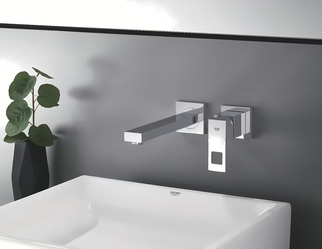 Chromová nástěnná podomítková umyvadlová baterie Grohe Eurocube s pákou a dvouotvorovou montáží.