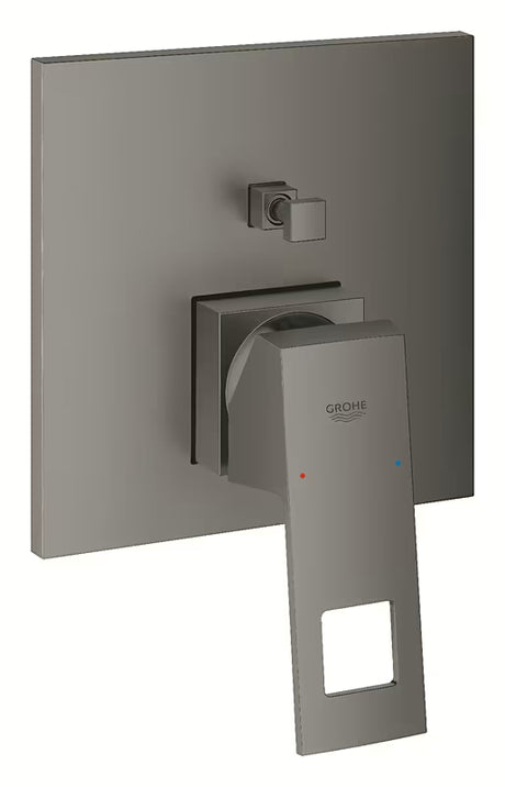 Podomítková sprchová a vanová baterie Grohe Eurocube v provedení kartáčovaný Hard Graphite s 2směrným přepínačem.