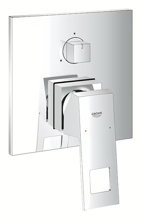 Podomítková sprchová a vanová baterie Grohe Eurocube v chromovém provedení s pákou a 3směrným přepínačem.