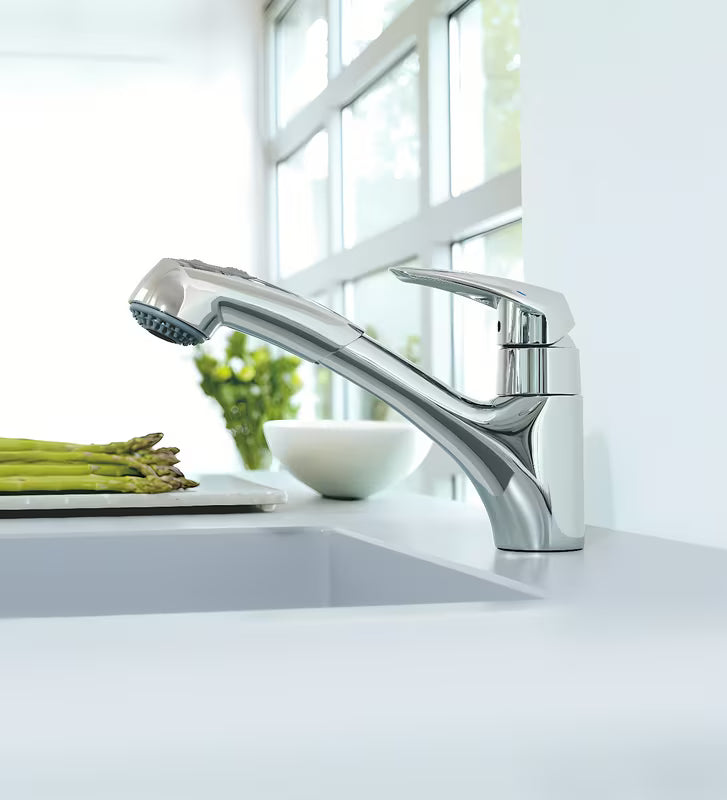 Chromová dřezová baterie Grohe Eurodisc s vytahovací sprškou a otočnou výpustí
