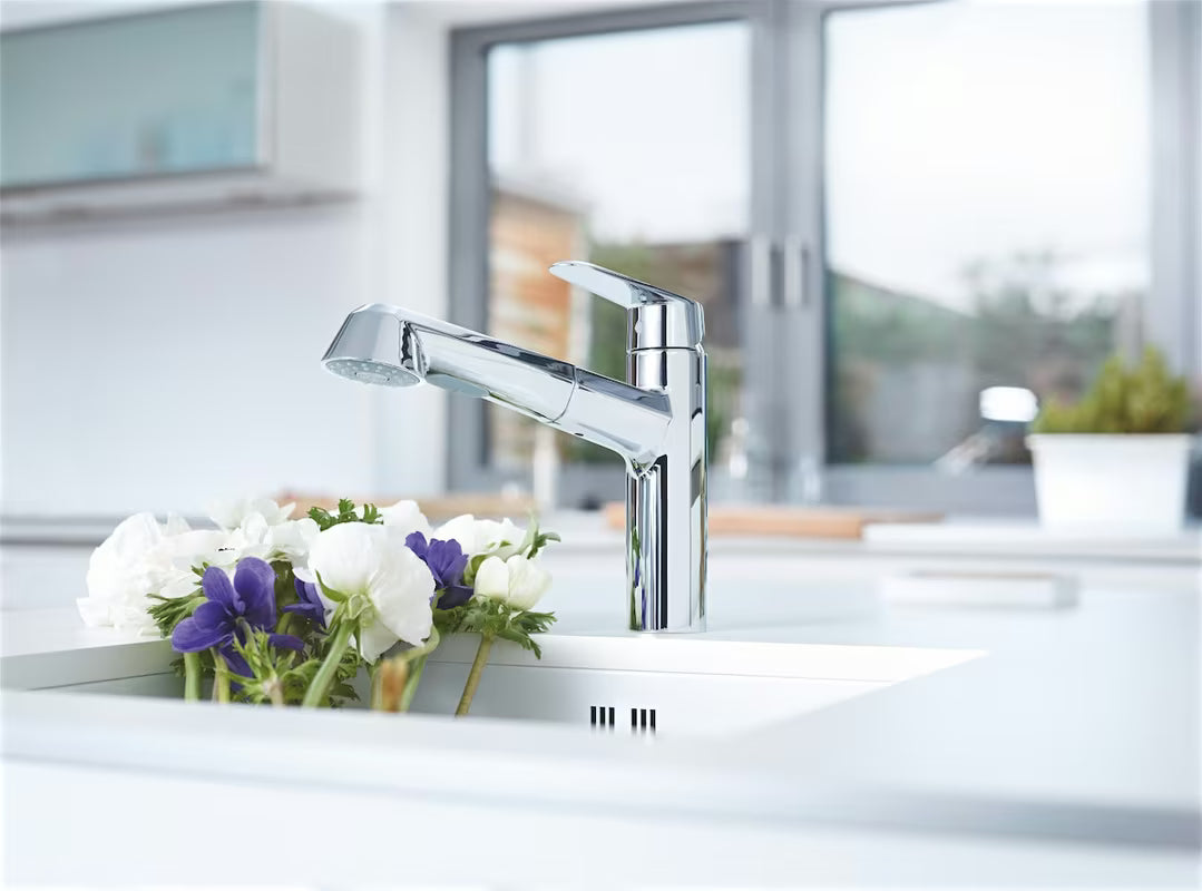 Chromová dřezová baterie Grohe Eurodisc Cosmopolitan s vytahovací sprškou a otočnou výpustí