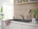Chromová páková stojánková dřezová baterie Grohe Eurosmart s vytahovací sprškou a dvěma proudy.
