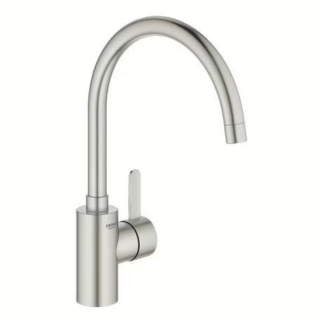 Dřezová páková baterie Grohe Eurosmart Cosmopolitan s vysokou otočnou výpustí v provedení supersteel.