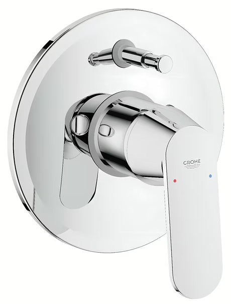 Podomítková páková sprchová baterie Grohe Eurosmart Cosmopolitan v chromovém provedení s kruhovou rozetou.