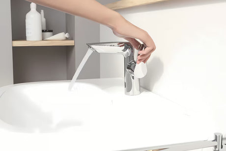 Grohe Eurosmart New páková stojánková umyvadlová baterie se senzorem v chromovém provedení