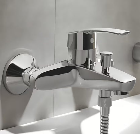 Chromová páková nástěnná vanová baterie Grohe Eurosmart New s přepínačem vana sprcha