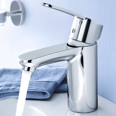 Chromová umyvadlová baterie Grohe Eurostyle Cosmopolitan s pákovým ovládáním a úspornou technologií EcoJoy.