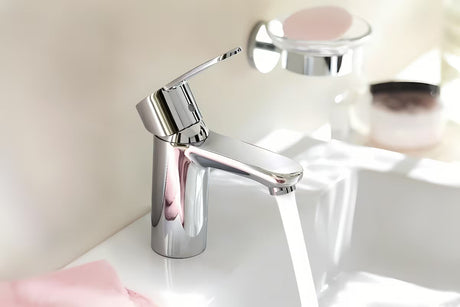 Chromová umyvadlová baterie Grohe Eurostyle Cosmopolitan s pákovým ovládáním a úspornou technologií EcoJoy.