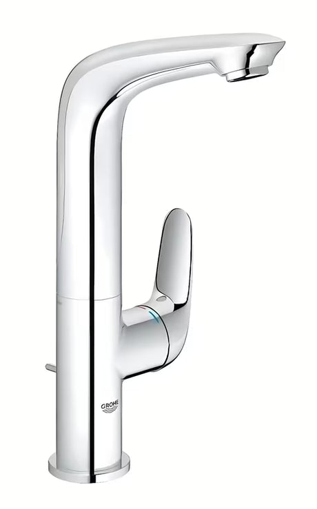 Vysoká páková umyvadlová baterie Grohe Eurostyle New v chromu s otočnou výpustí a odtokovou soupravou.