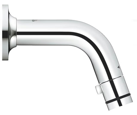 Chromový nástěnný umyvadlový ventil Grohe Universal s krátkou výpustí a otočným ovládáním start stop.