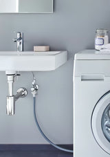 Kombi rohový ventil Grohe pro nástěnnou instalaci s kompenzací délky a kovovou rozetou.