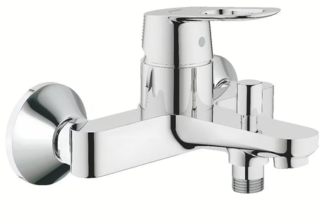 Chromová nástěnná páková vanová baterie Grohe BauLoop s automatickým přepínáním vana sprcha.