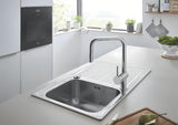 Chromová dřezová baterie Grohe Minta s vysokou otočnou výpustí a vytahovací sprškou