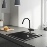 Grohe Minta páková dřezová baterie s vysokou C výpustí v černé matné povrchové úpravě Velvet Black.