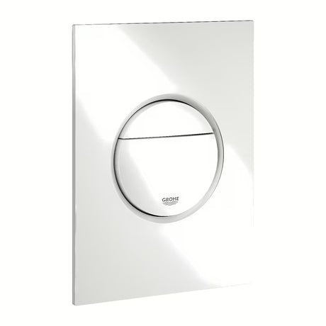 Bílé splachovací tlačítko Grohe Nova Cosmopolitan S Alpine White pro podomítkové nádrže s duálním splachováním.