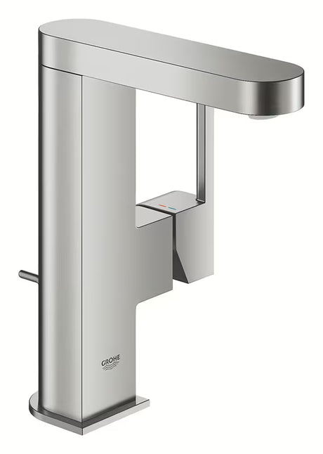 Umyvadlová páková baterie Grohe Plus v provedení supersteel s otočnou výpustí a odtokovou soupravou.