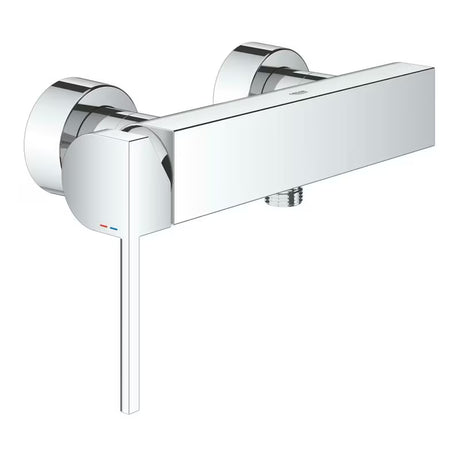 Nástěnná páková sprchová baterie Grohe Plus v chromovém provedení.