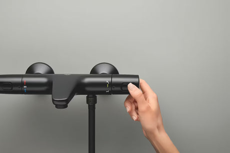 Grohe Precision Trend termostatická vanová baterie v matné černé pro nástěnnou montáž