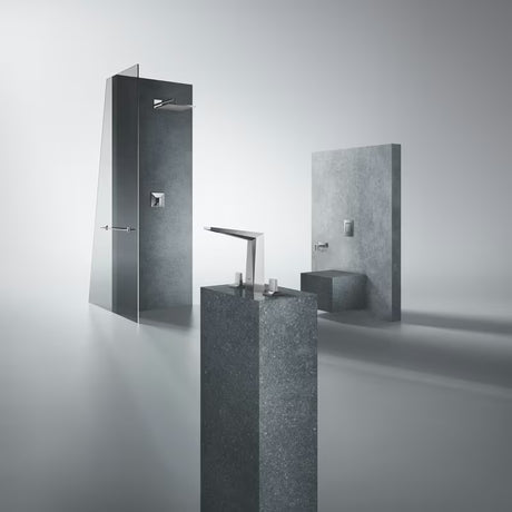 Hlavová sprcha Grohe Rainshower 310 Mono Cube s nástěnným sprchovým ramenem v provedení supersteel.