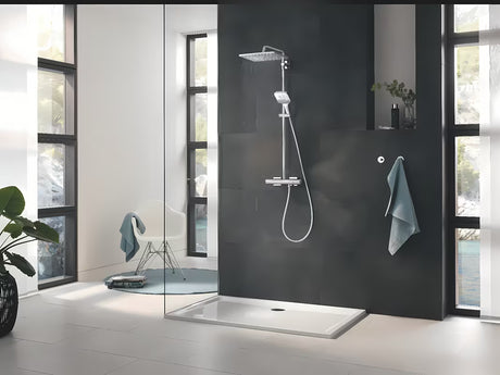 Chromová hlavová sprcha Grohe Rainshower 310 Mono Cube s hranatým tvarem a režimem PureRain.