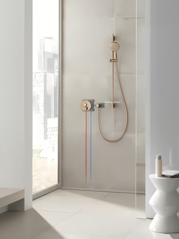 Ruční sprcha Grohe Rainshower SmartActive 130 v povrchu brushed warm sunset s tlačítkem SmartTip