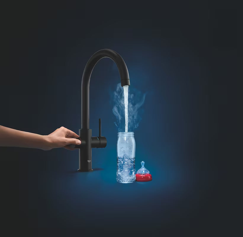 Grohe Red Duo dřezová baterie ve velvet black s dotykovým ovládáním vařící vody a vysokou C výpustí