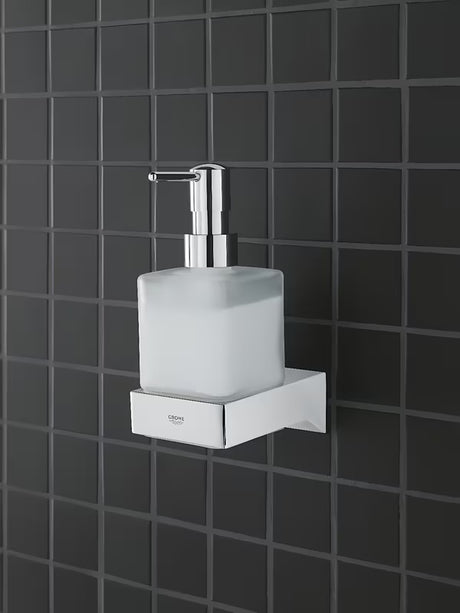 Chromový dávkovač tekutého mýdla Grohe Selection Cube bez držáku se skleněnou nádobkou