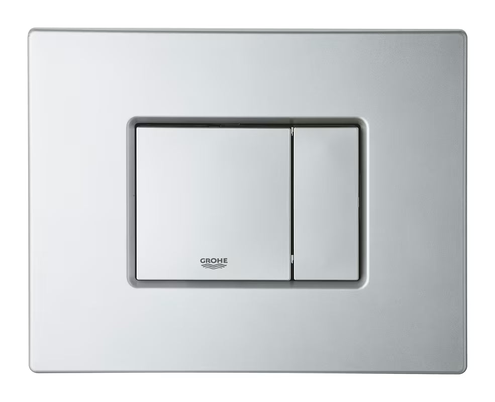 Splachovací tlačítko Grohe Skate Cosmopolitan v provedení titanium/brilliant chrom s povrchem proti otiskům prstů.