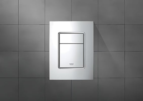Chromové splachovací tlačítko Grohe Skate Cosmopolitan S pro podomítkové nádrže s duálním splachováním.