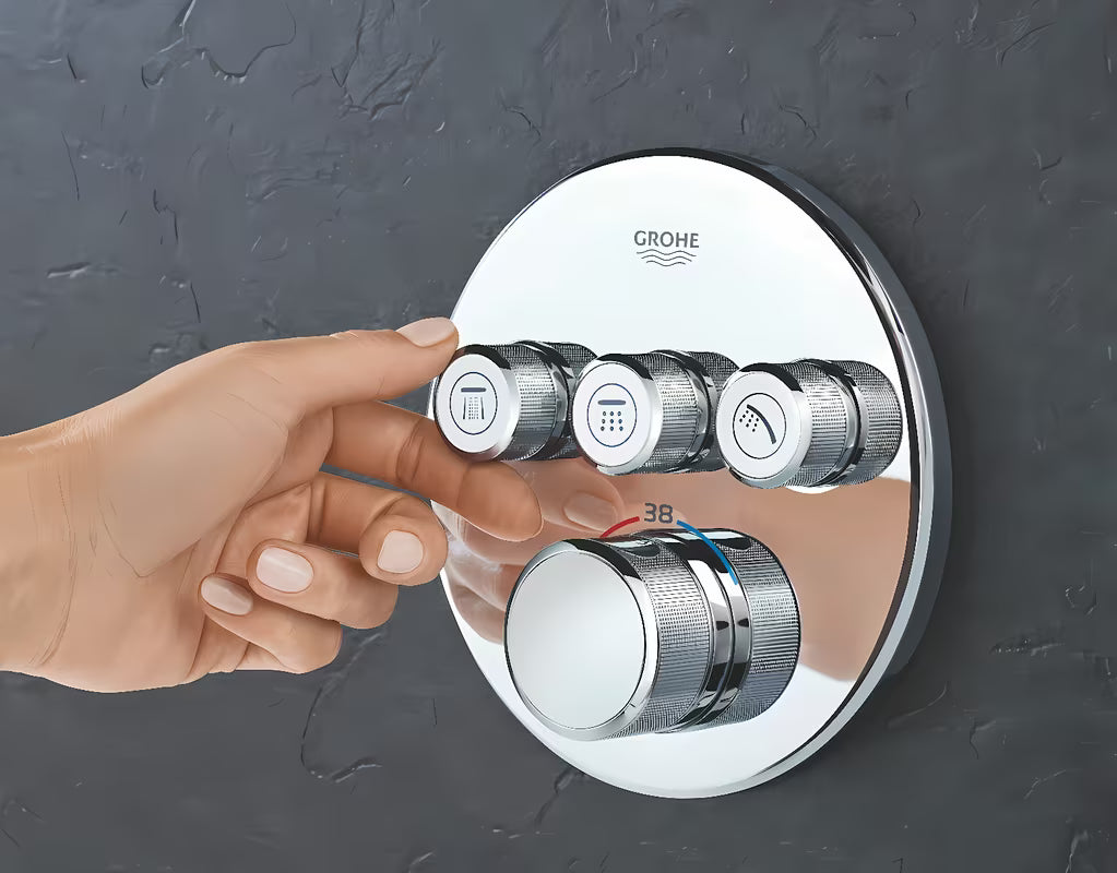 Podomítková termostatická sprchová baterie Grohe Grohtherm SmartControl v chromovém provedení se třemi ventily
