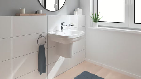 Chromová páková umyvadlová baterie Grohe Start s výpustí a vyšším výtokem pro pohodlné mytí.