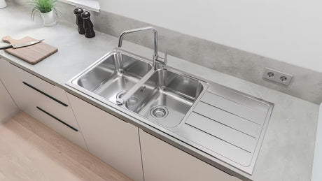 Chromová páková dřezová baterie Grohe Start s vysokou otočnou U výpustí