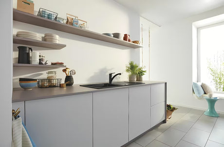 Matně černá páková dřezová baterie Grohe Start s nízkou otočnou výpustí