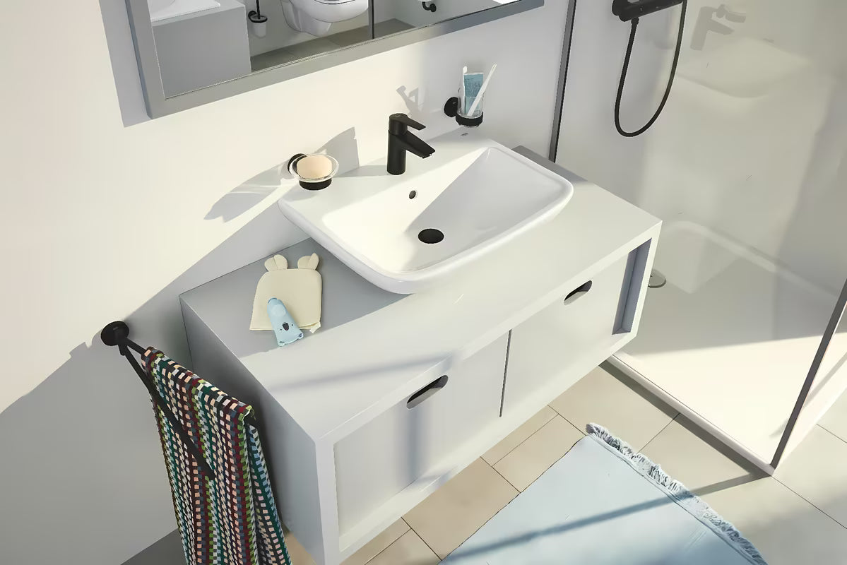 Grohe Start držák ručníků v matné černé barvě se dvěma otočnými tyčemi a skrytým upevněním
