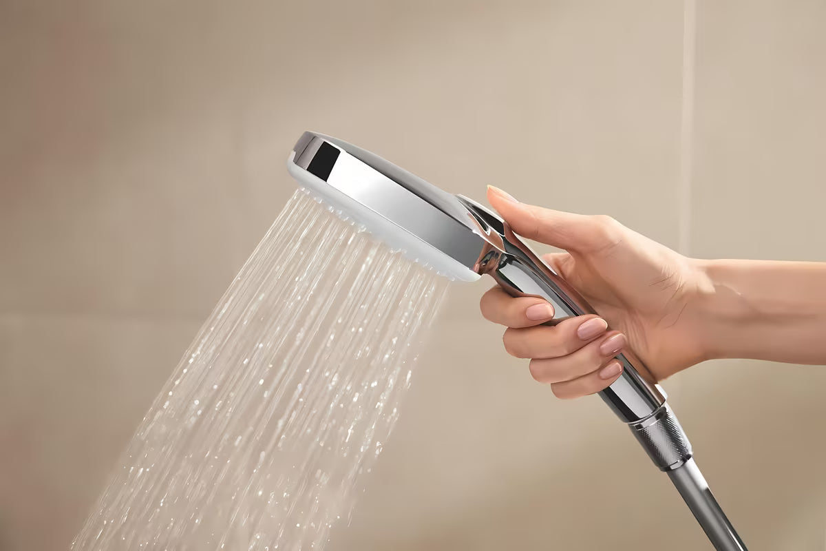 Sprchový systém Grohe Tempesta Cube System s termostatickou baterií v chromu, hlavovou a ruční sprchou