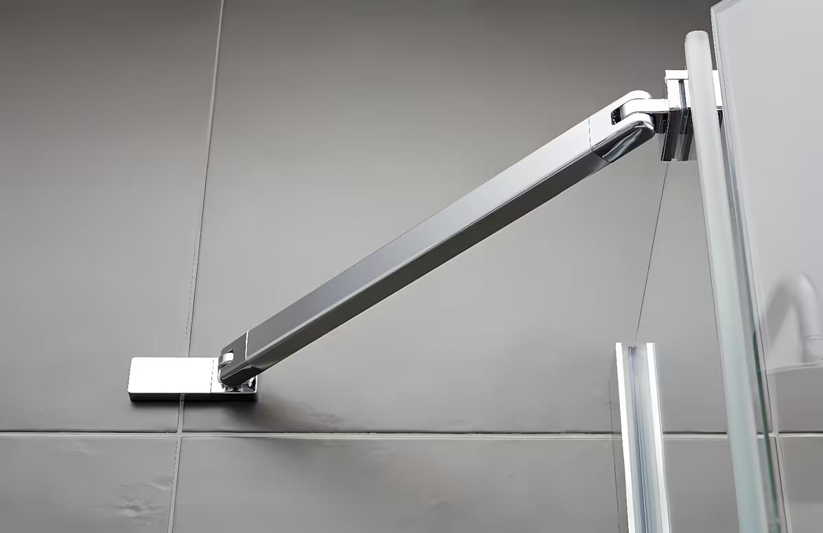 Sprchové dveře Hüppe Strike New 120 cm s čirým sklem a chromovým profilem v lesklém provedení
