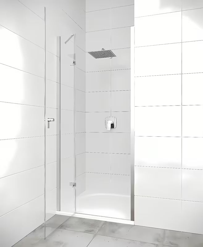 Sprchové dveře Hüppe Strike New 90 cm s čirým sklem a chromovým profilem v bezrámovém provedení.